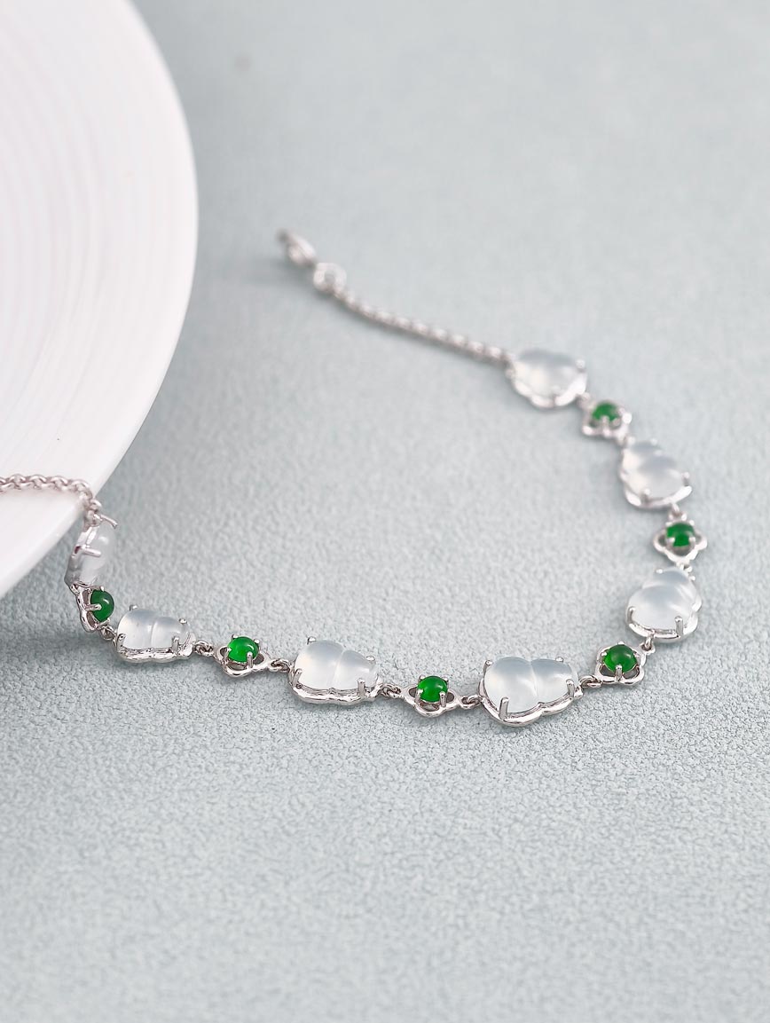 18K Gold Natural Jadeite Bracelet image