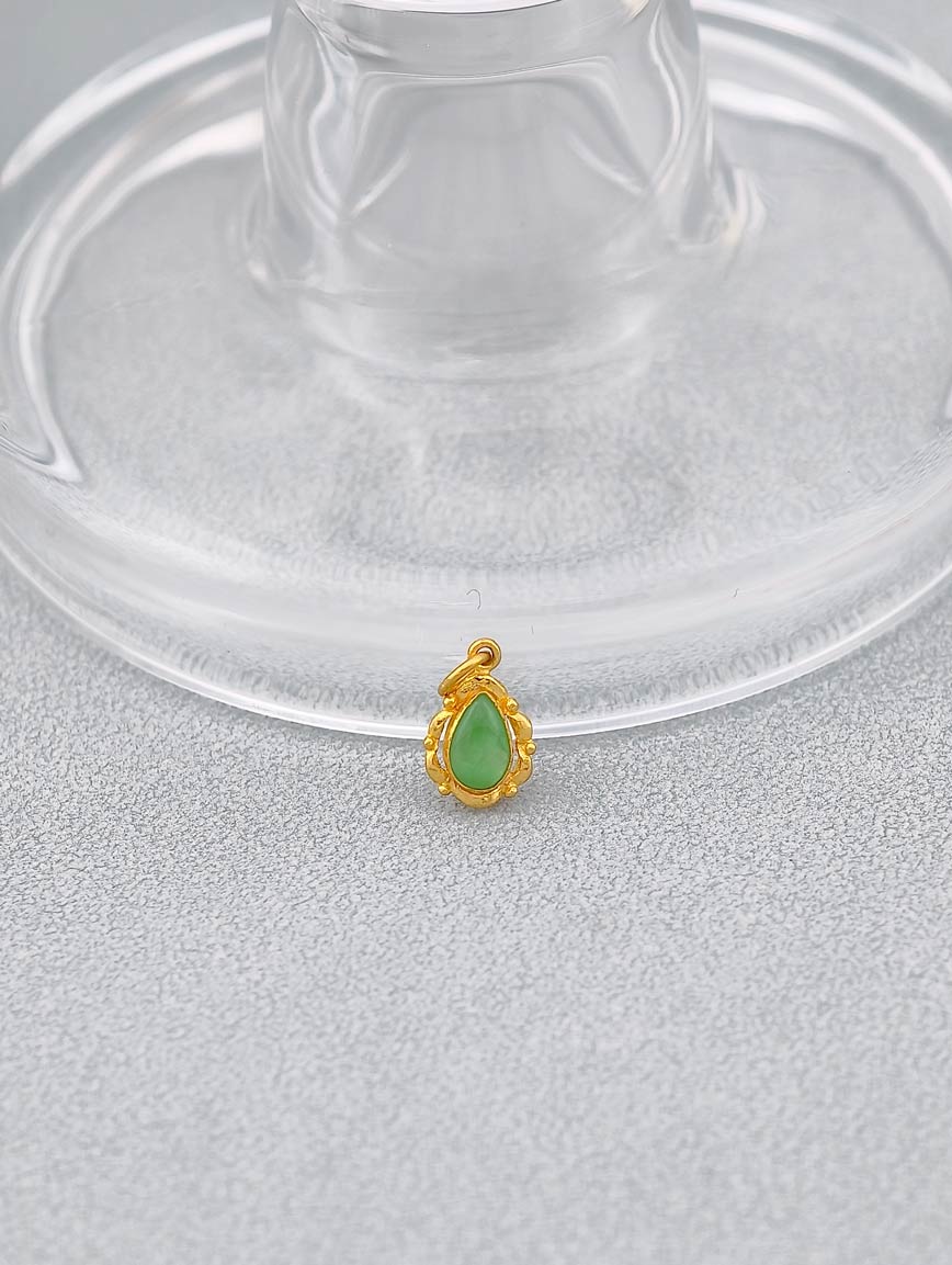 18K Gold Natural Water Drop Shaped Jadeite Pendant image