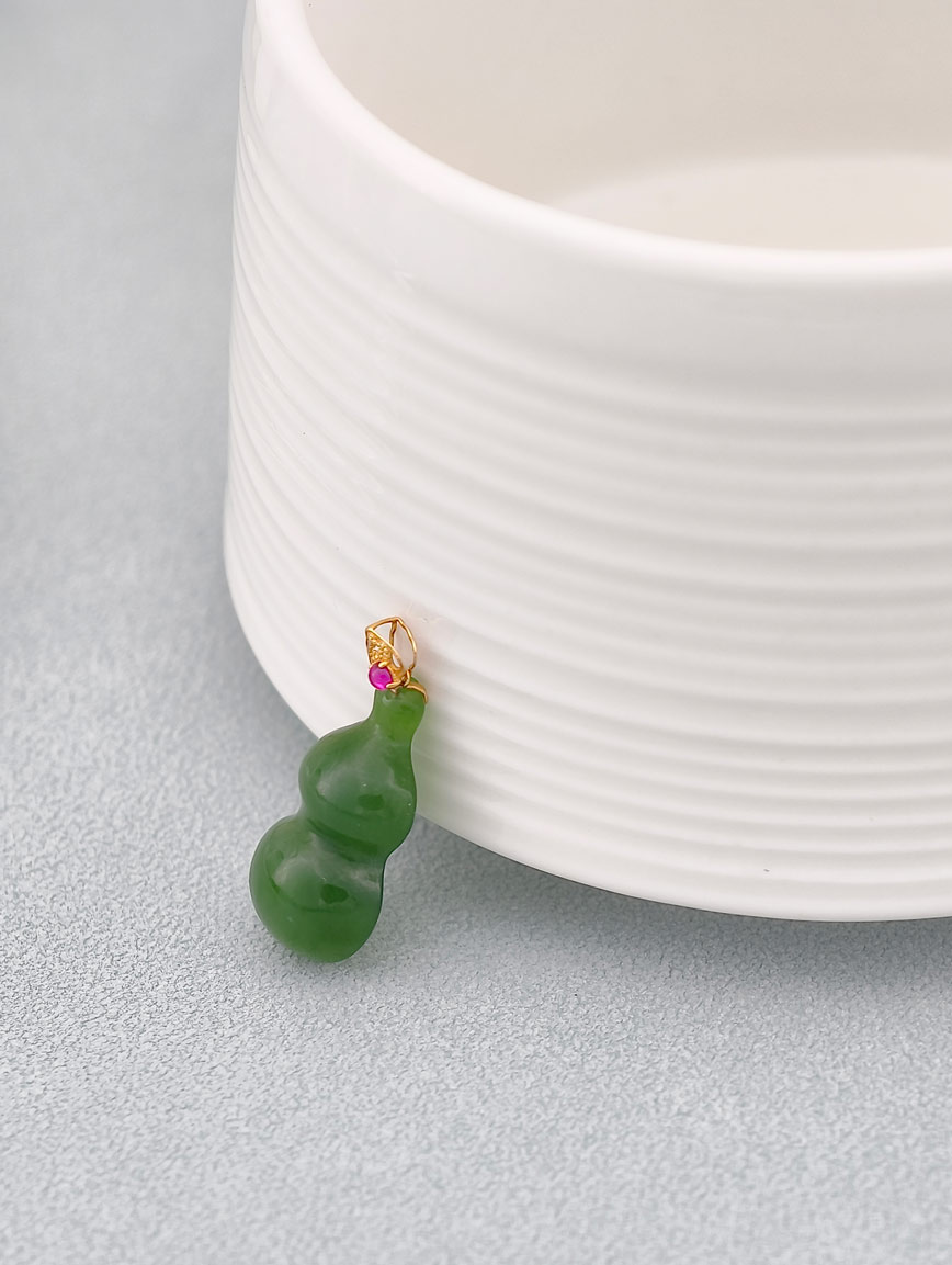 18K Gold Natural Jasper Gourd Simple Style Pendant image