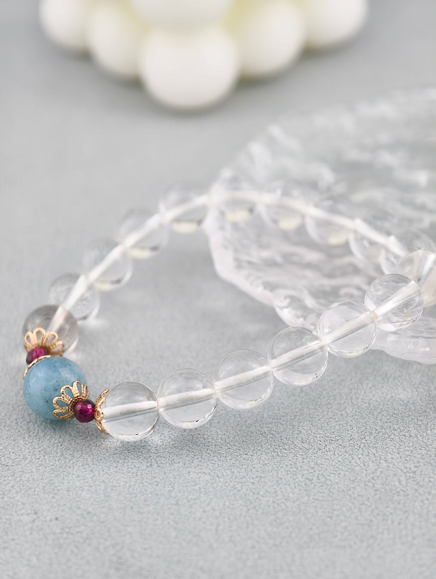 Clear Quartz and Aquamarine Garnet Bracelet image