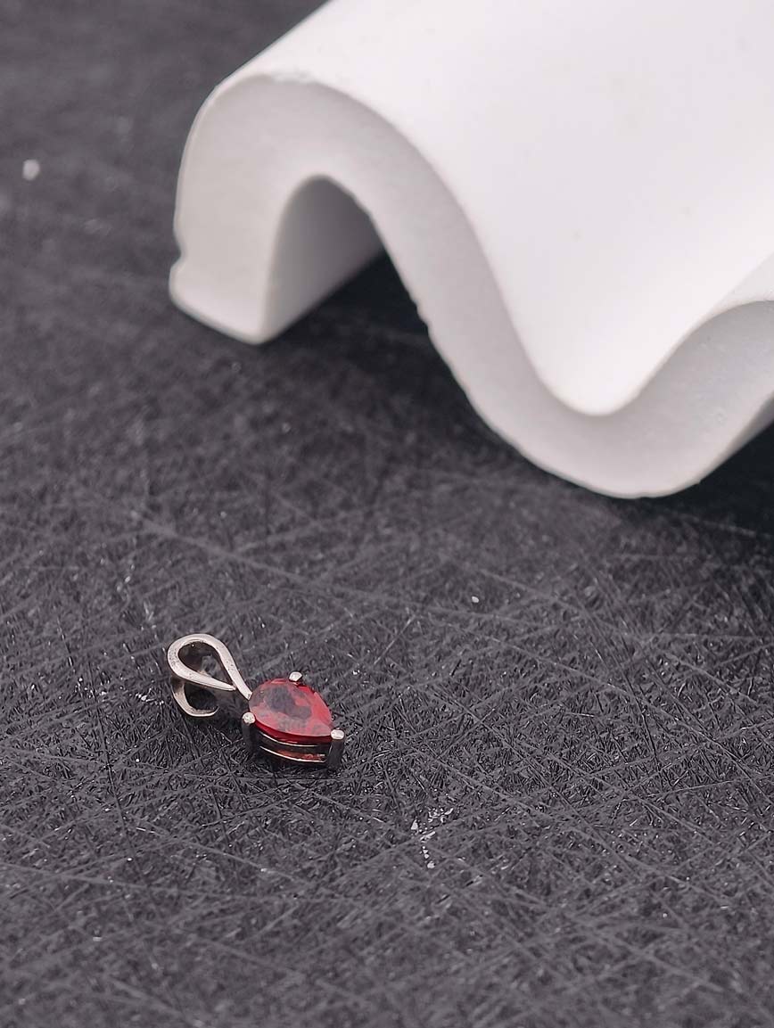 Natural Garnet  Simple Style Pendant image