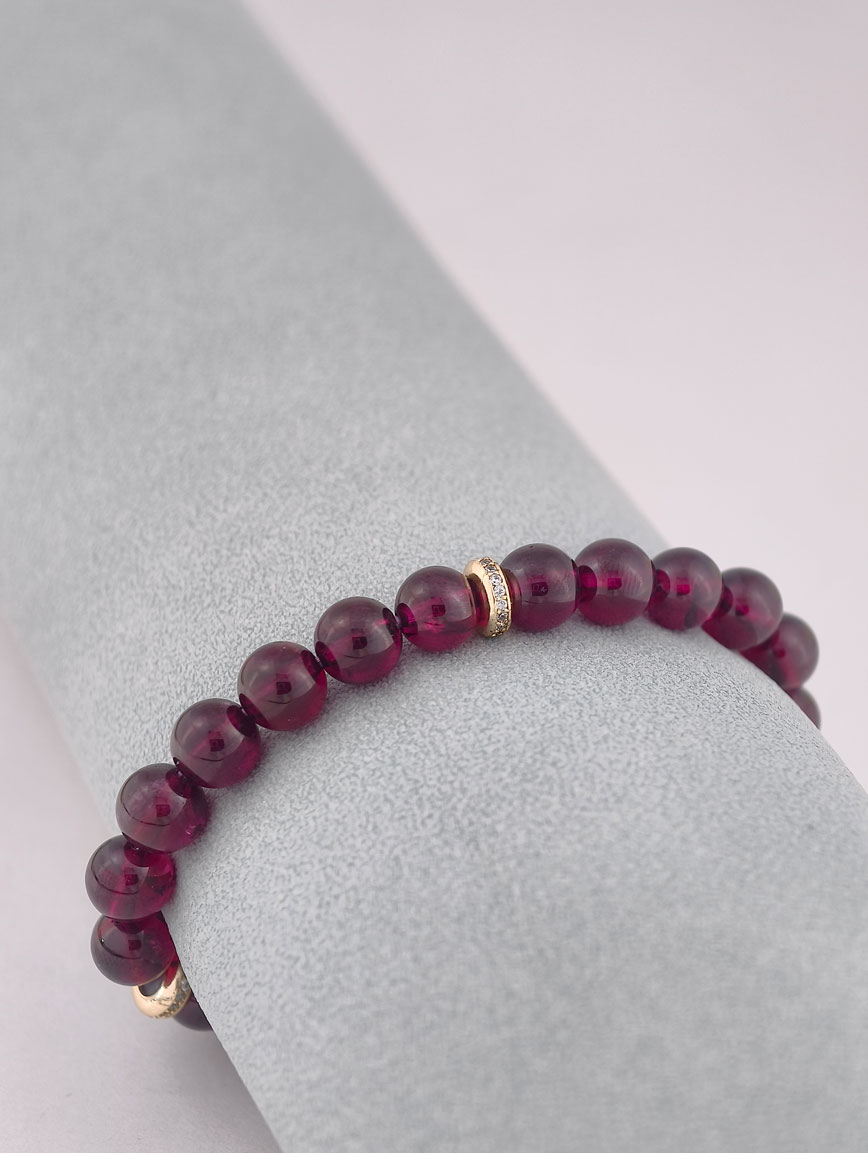 Natural Garnet Exquisite Style Bracelet image