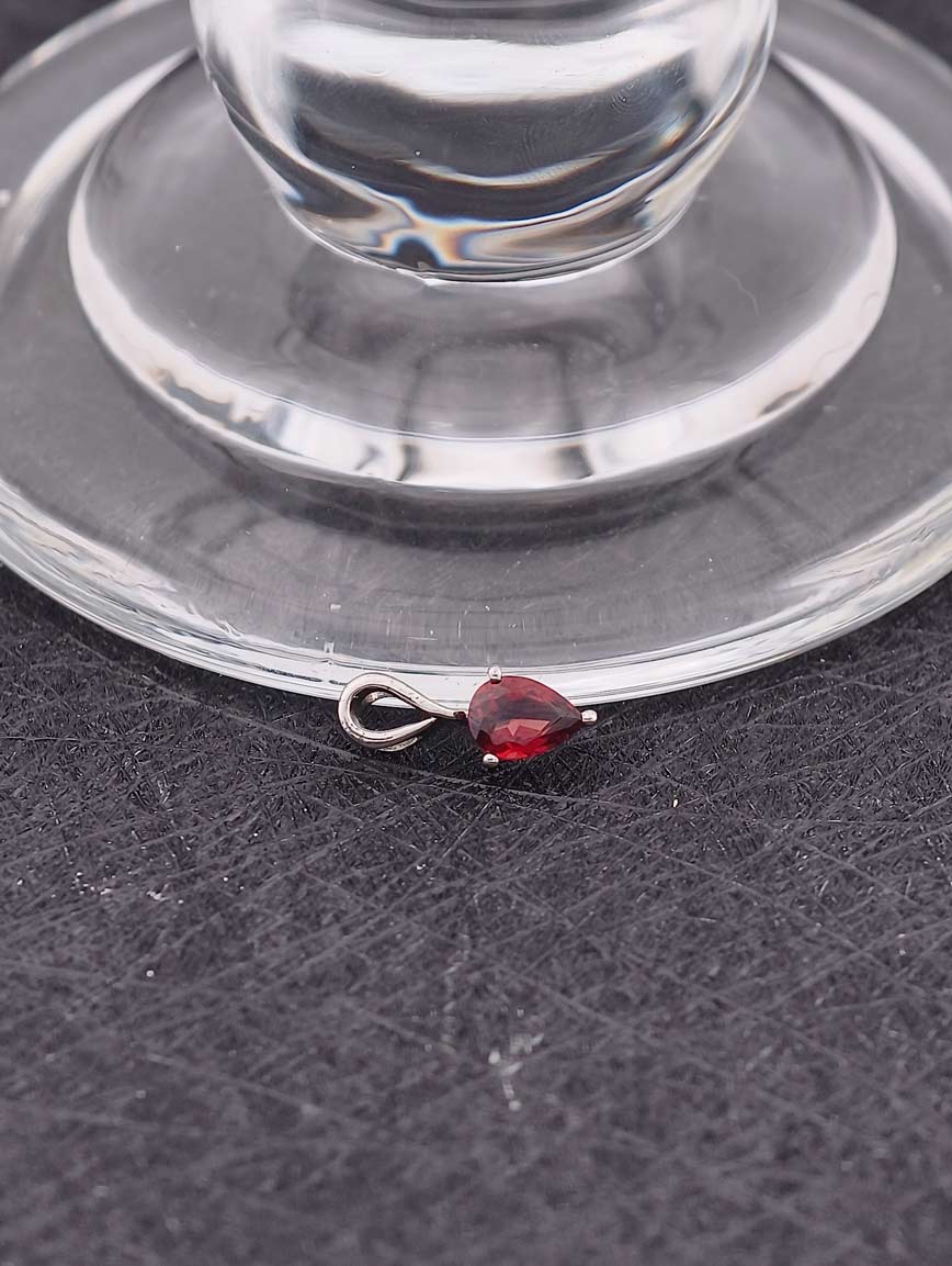 Natural Garnet  Simple Style Pendant image