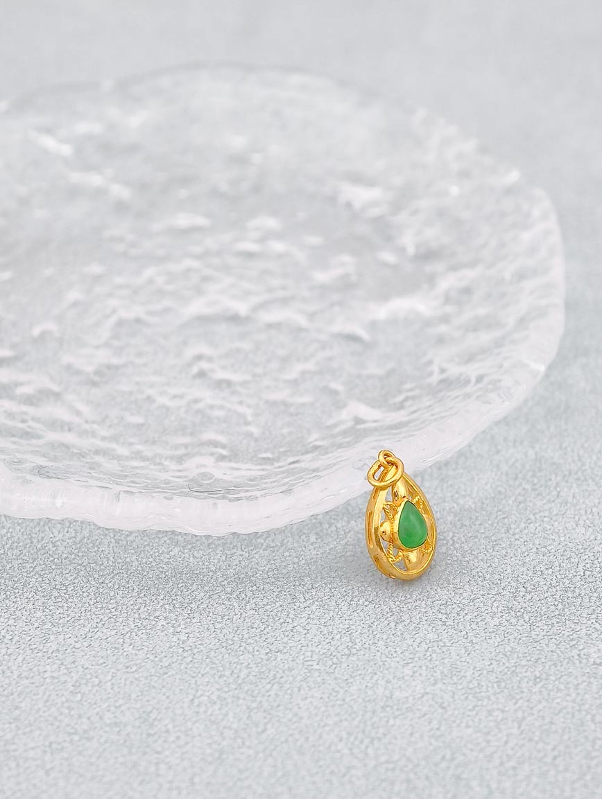 18K Gold Natural Jadeite Design Style Pendant image