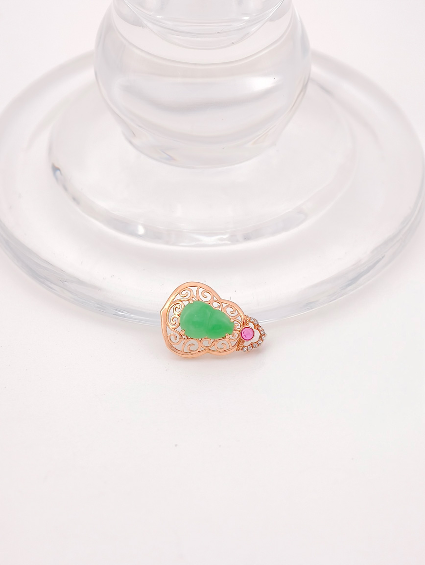 18K Gold Jadeite Gourd Pendant image