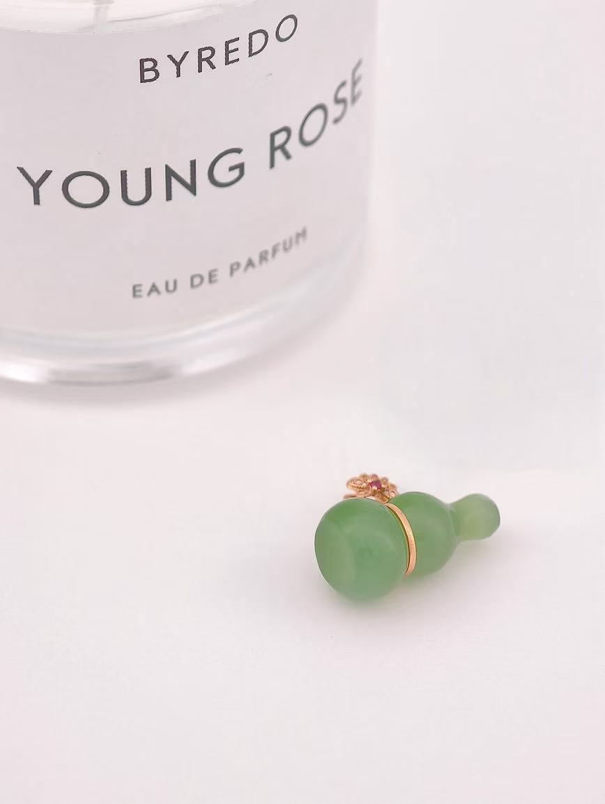 18K Gold Natural Jasper Gourd Pendant image