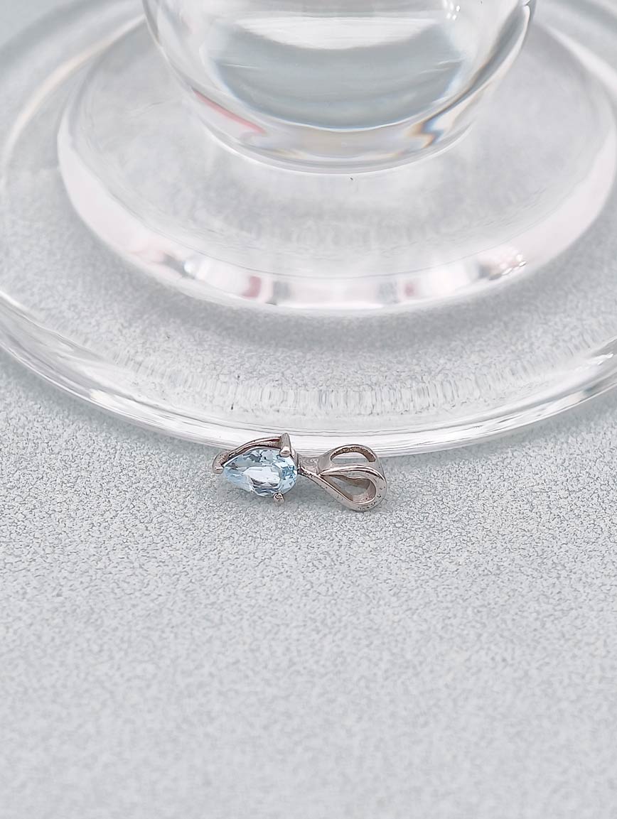 Natural Blue Topaz Simple Style Pendant image