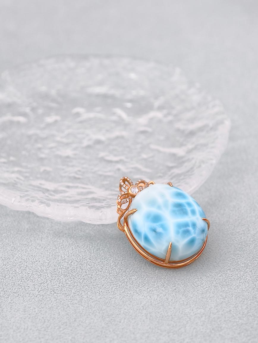 18K Gold Natural Larimar Pendant image
