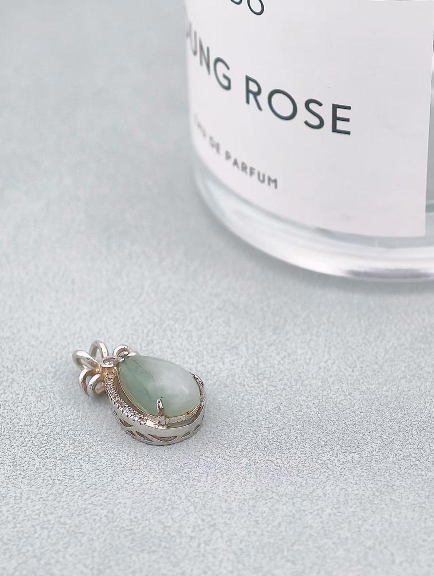Natural Jadeite Delicate Style Sterling Silver Pendant image