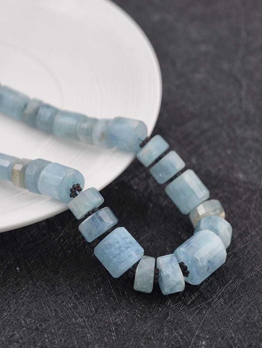 Natural Aquamarine Column Shaped Necklace image