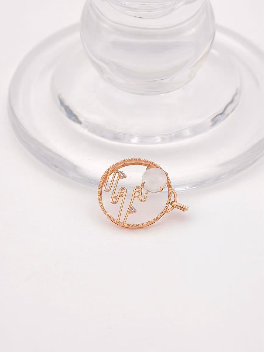 18K Gold Natural White Jadeite Pendant image