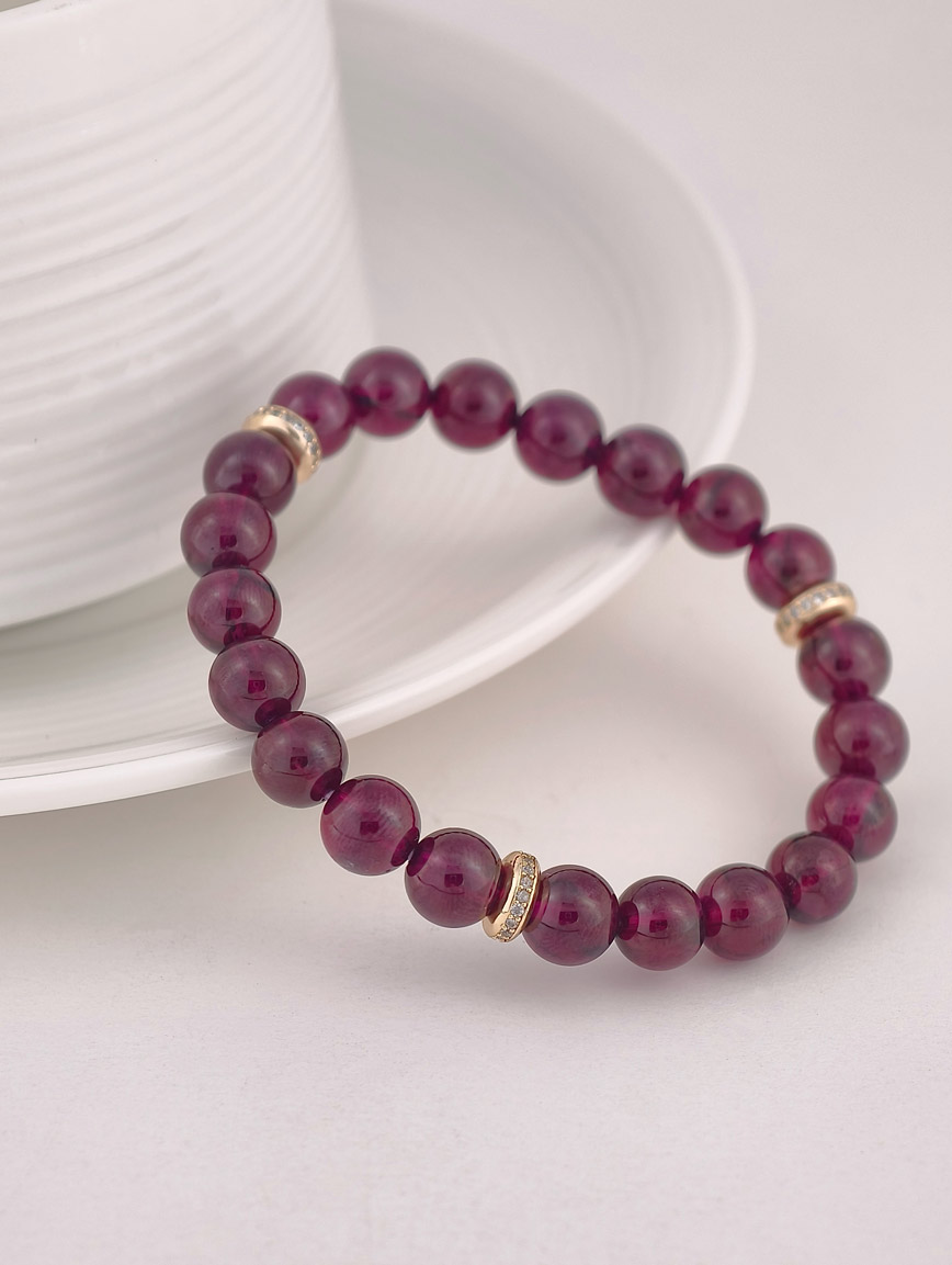 Natural Garnet Exquisite Style Bracelet image