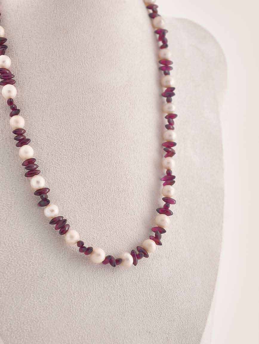 Freshwater Pearl with Garnet Delicate Style Necklace